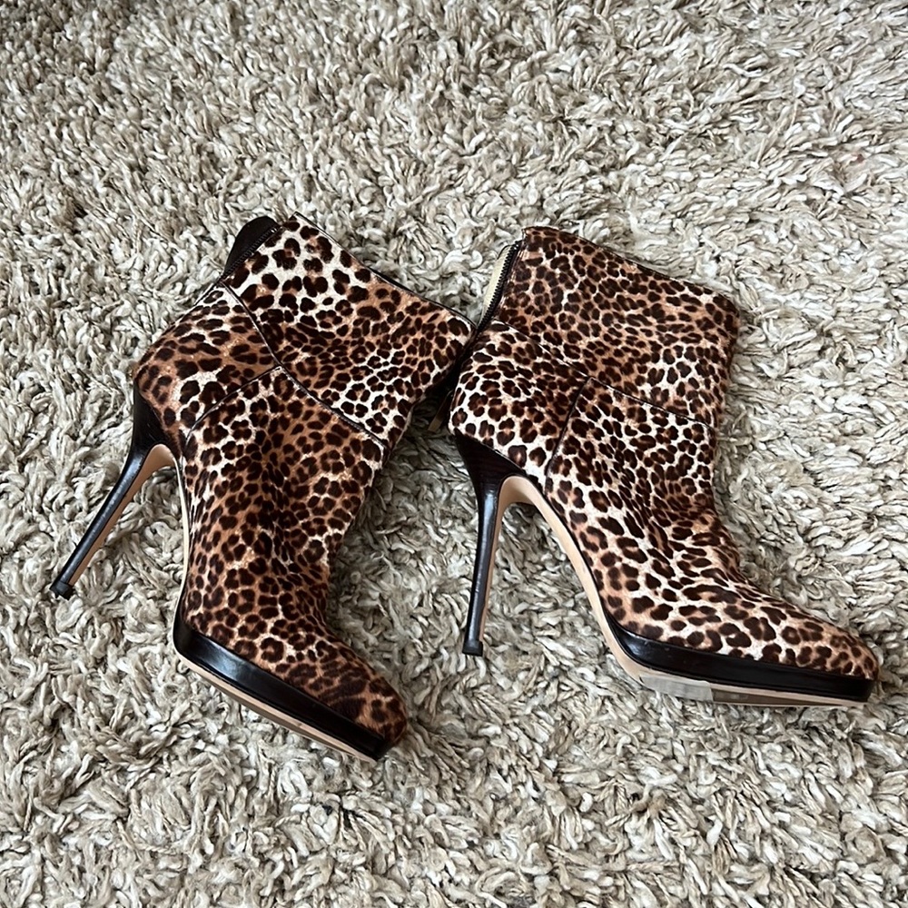 JIMMY CHOO ATLANIS LEOPARD PRINT CALF HAIR  PLATFORM ANKLE BOOTS BOOTIE 37/7 NEW